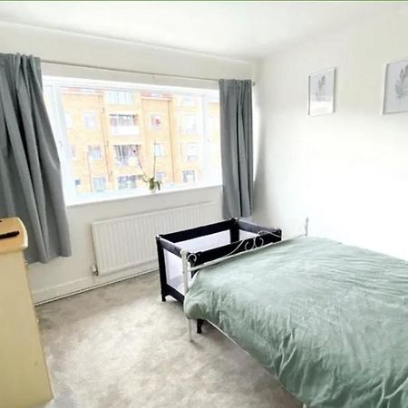 4 Bedroom Property Close To The Harry Potter Studio And Watford Junction エクステリア 写真
